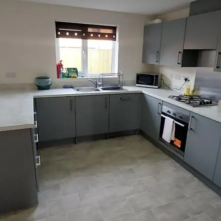 Guest Village Kingston upon Hull Extérieur photo