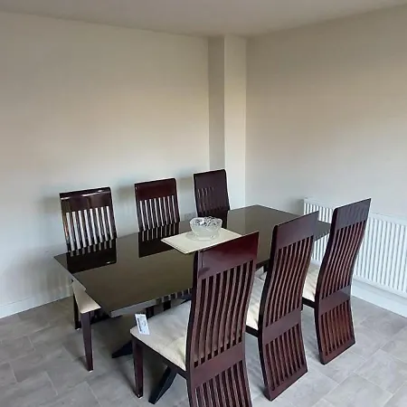 Guest Village Kingston upon Hull Extérieur photo