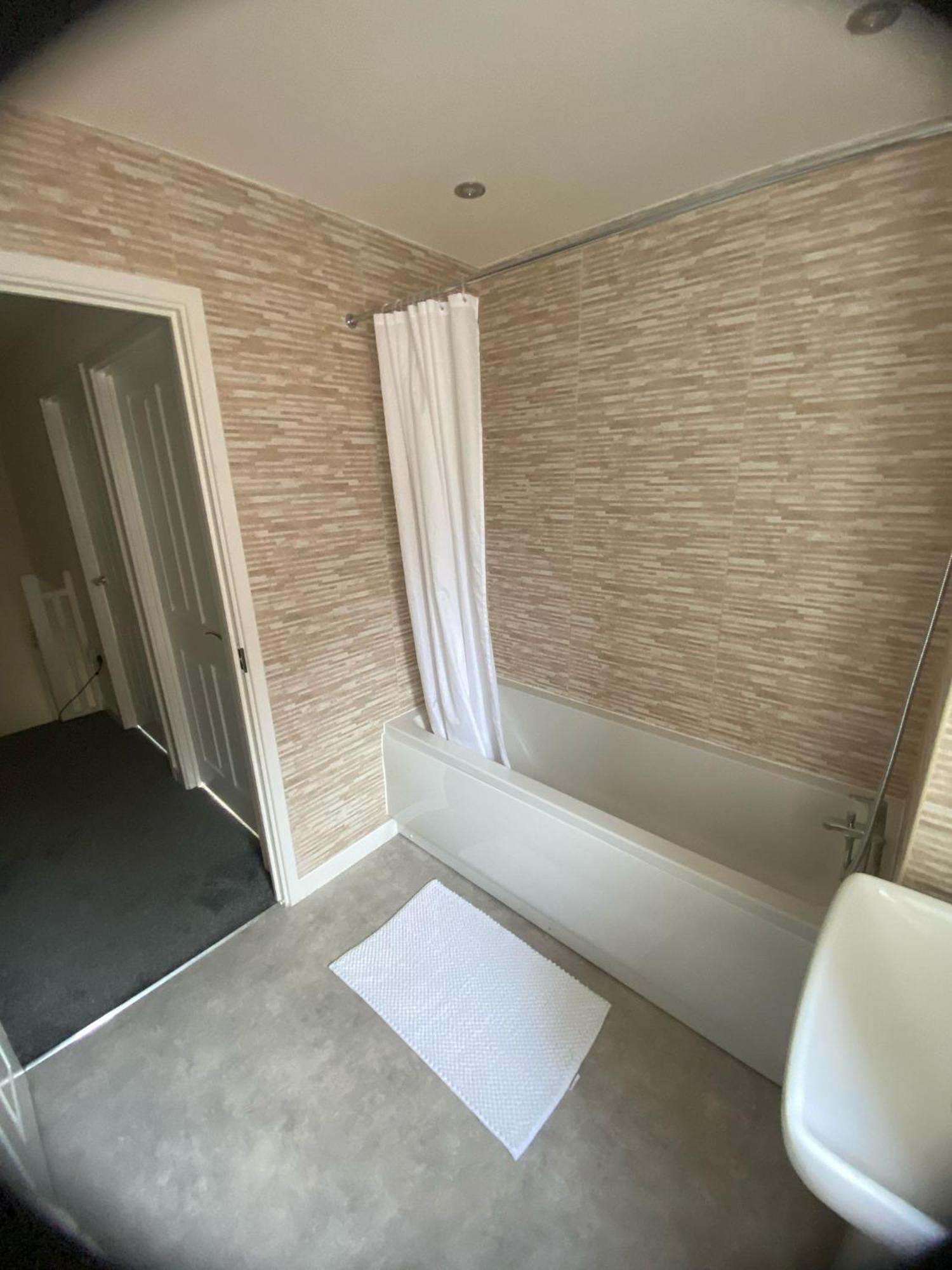 Guest Village * Kingston upon Hull