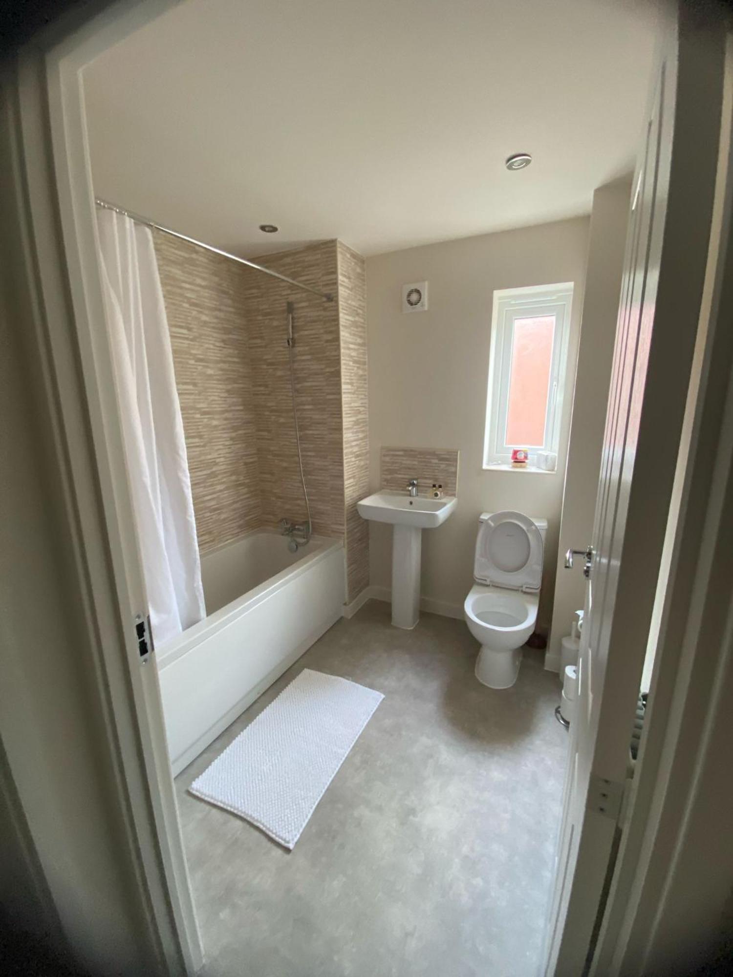 Guest Village * Kingston upon Hull